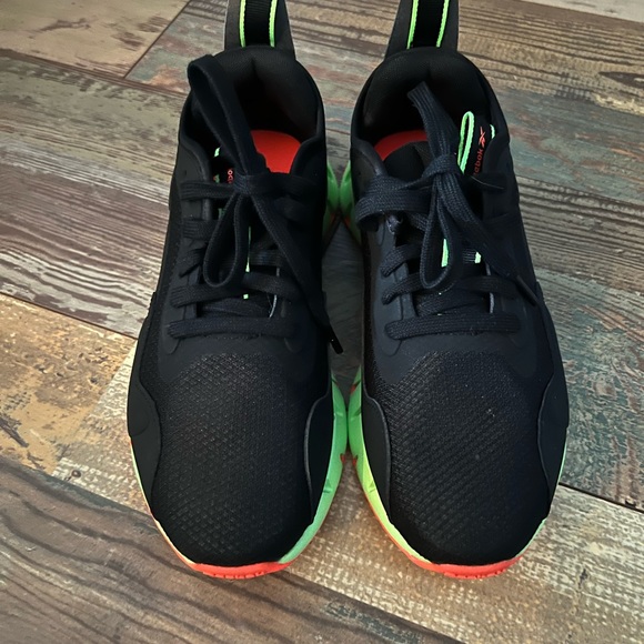 Boys Reebok Running Shoes - Picture 2 of 5